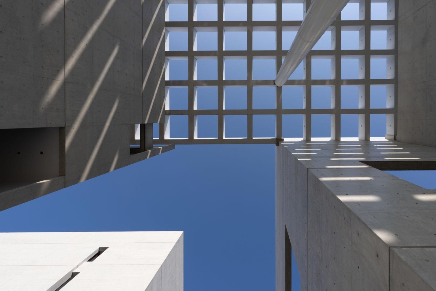 Quantum AM — architectural detail